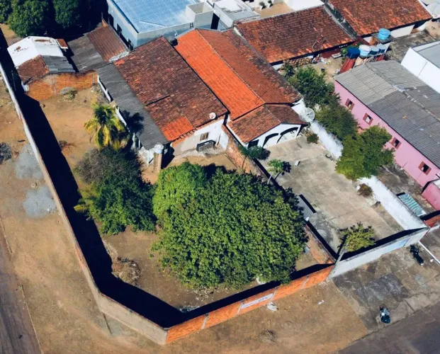 Terreno comercial de 1.010 m² em localização estratégica em Taquaralto