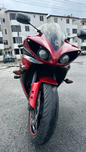 Yamaha YZF R1 2011 em estado de nova toda revisada