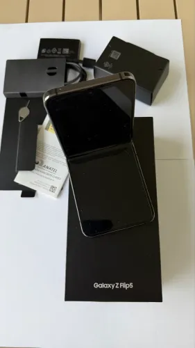 Celular Samsung Z-FLIP5