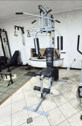 Estação de Musculação Residencial completa seminova ( 10 parcelas sem juros )