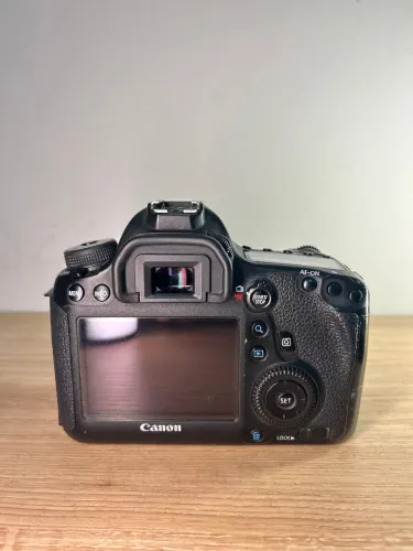 Camera canon 6D 20 megapixel full frame 