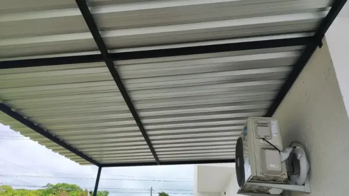 cobertas de garagem, portões e grades sob medida