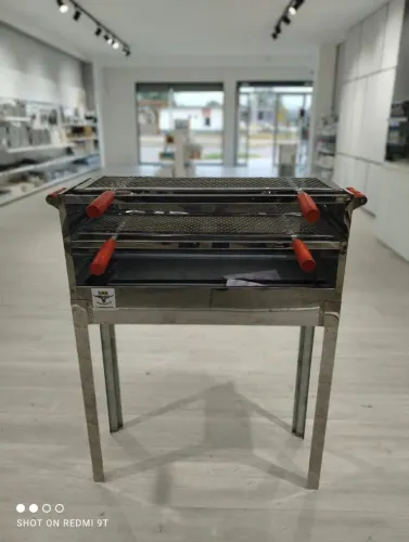 Churrasqueira Inox Profissional espetinho com pés removíveis 2 grelhas 90 x 26 x 1m Altura