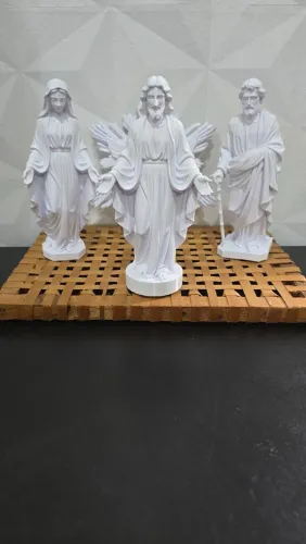 Imagens religiosas: Jesus Cristo, Virgem Maria, São José e Espírito Santo, 18 cm altura