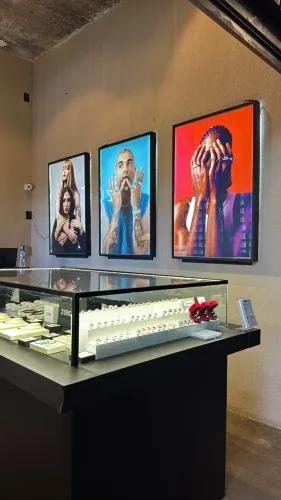 Painel LED Profissional Iluminado 120x80cm | Display Luxo para Loja | 3 Unidades