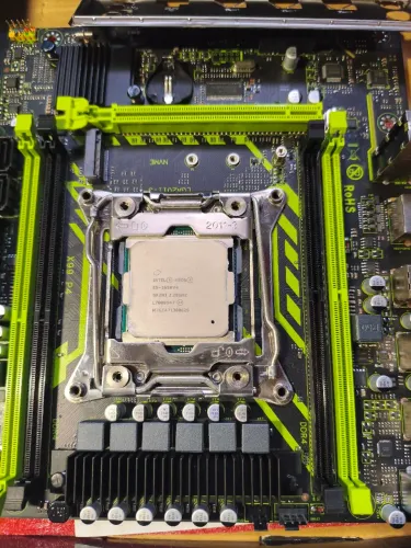 Kit Placa mãe X99 P4 DDR4 + Processador XEON E5 2650V4 - 100%