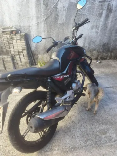 Moto Fan 2018, único dono.