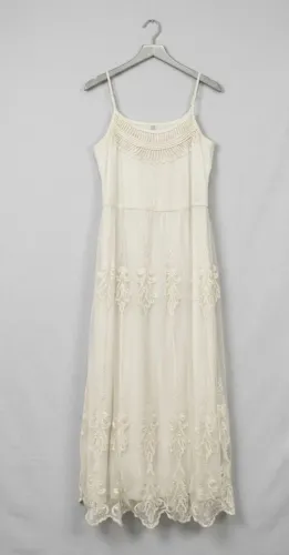 Vestido OFF WHITE - Plus size usado 1 vez