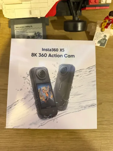 Insta360 x5