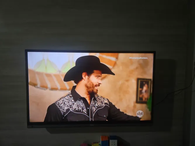 TV AOC 40" Com Chromecast