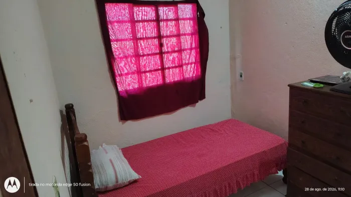 Cama usada bem conservada