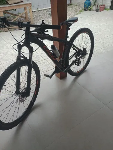 Duas bikes Caloi moab aro 29 todos componentes alívio