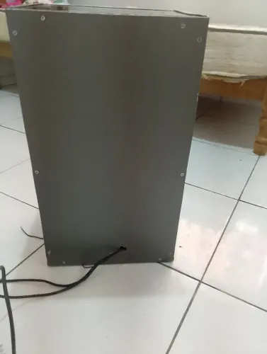 Vende se caixa de som dois alto falante de 6 aparelho novo com a fonte ja