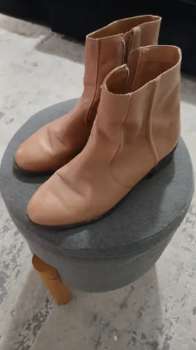Bota Feminina Satinato Cano Curto Caramelo Nº 37