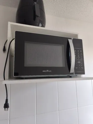 Microondas Britânia bmo38