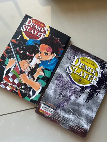 Mangás Demon Slayer (1 e 2)