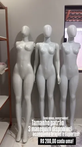 Vendo 3 manequim branco!