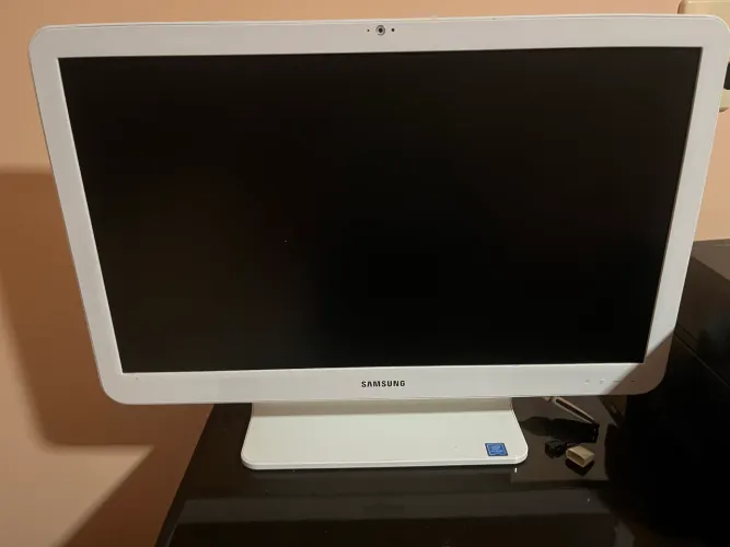 Computador All-in-One Samsung Branco - Ótimo para Estudos e Escritório
