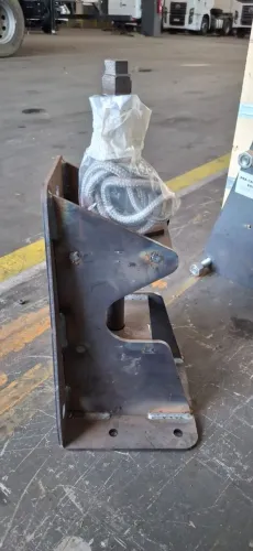 Suporte de estepe para caminhão