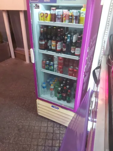 Geladeira expositora de bebidas