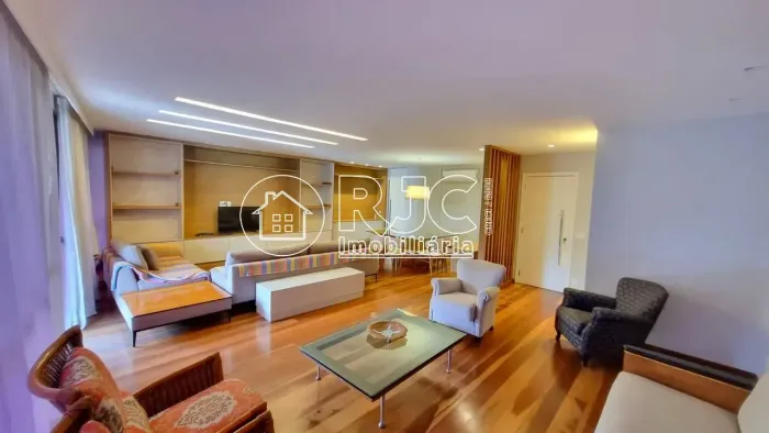 Imóvel para venda possui 218 metros quadrados com 3 quartos em Tijuca - Rio de Janeiro - R