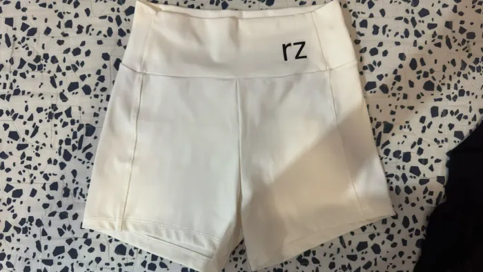 Short de academia branco