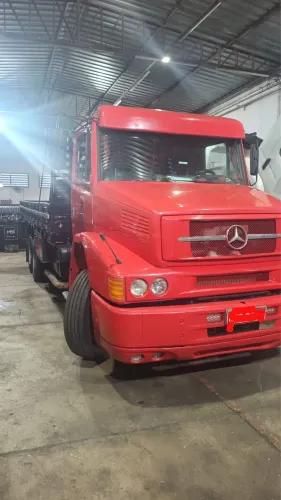MB 1620 ano 2009 Mecânico compressor grande