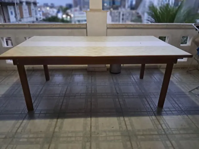 Mesa de Madeira Reforçada 
