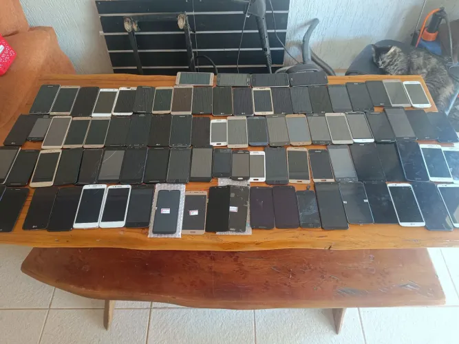 Lote de 88 telas para celulares