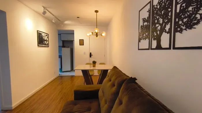 Apartamento dois quartos, Corrêas 