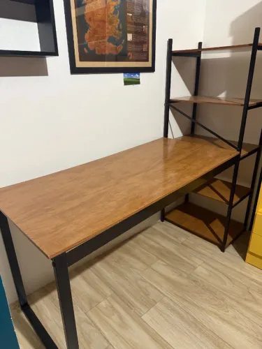 Conjunto de Escrivaninha e prateleiras
