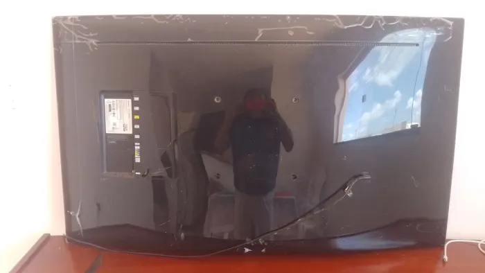 Tv tela CURVA com defeito na tela RETIRADA 49 SAMSUNG