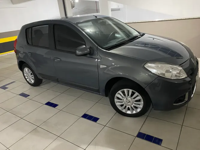 Renault Sandero Privilège Hi-flex 1.6 16V 5P AUT 2013