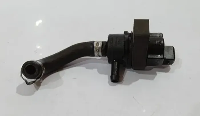 Válvula Solenóide Audi A6 2.7 Biturbo 2001 / 078133517     