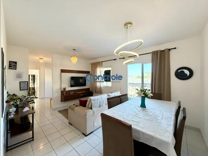 Apartamento com 03 dormitórios, sendo 01 suíte no bairro Capoeiras em Florianópolis/SC