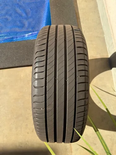 Pneu Michelin Aro 16