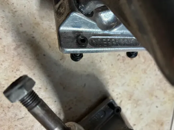Truck Independent 139mm Importado