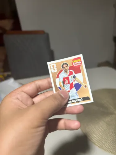Vendo figurinha bronze do Modric? + Brasil de 94