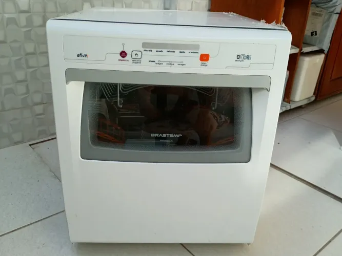 Máquina de lavar louça semi nova