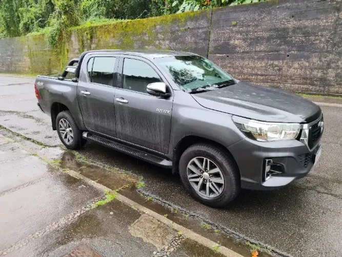 Toyota Hilux CD SRV 4X4 2.8 TDI Diesel Aut. 2020