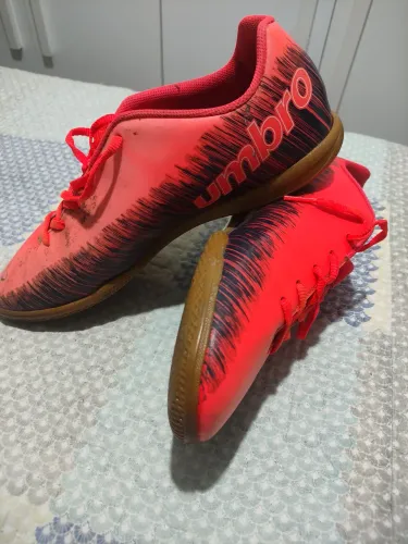 Tênis futsal umbro