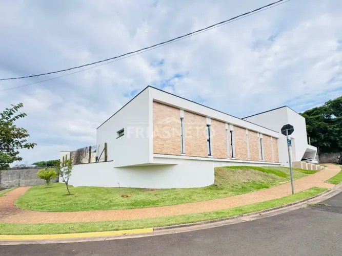 Casa à venda no condomínio Convívio Residencial Lazuli Clube