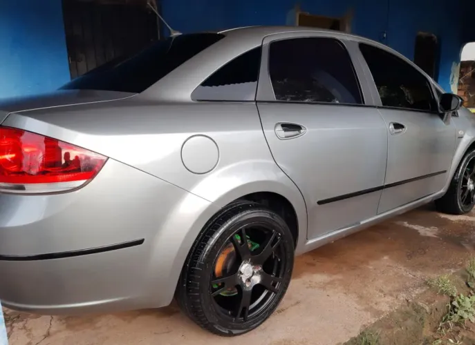 Fiat Linea Absolute 1.9/1.8 Flex Dualogic 4P 2010