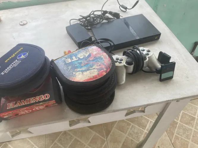 PlayStation 2 Slim + 1 Controle + Memory Card + Mais de 80 Jogos