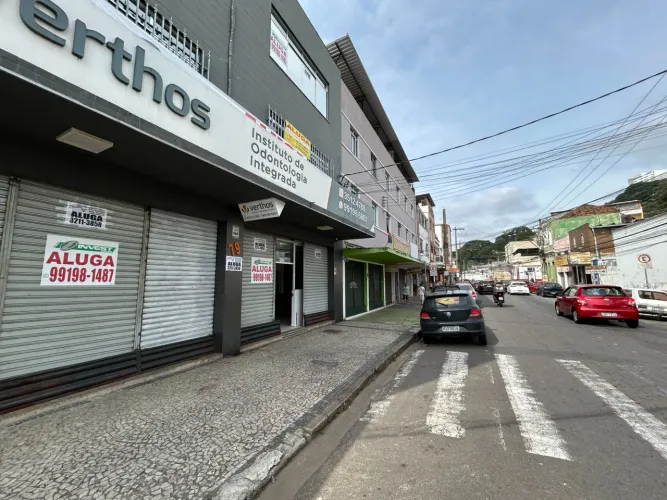 Prédio comercial pronto para empreender - Poço Rico