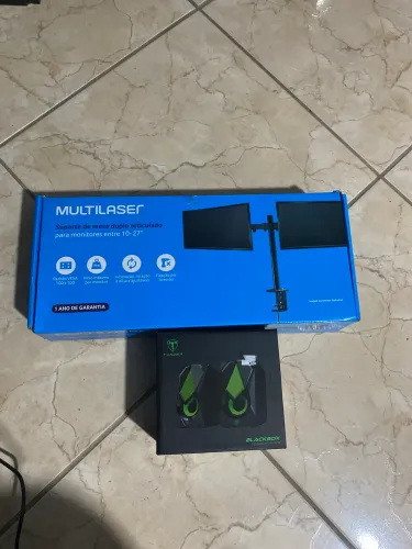 Suporte de monitor + Caixa de som pc