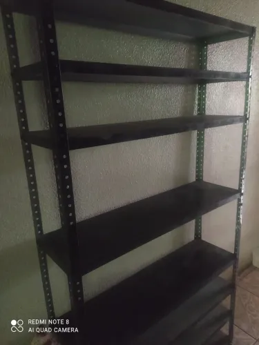 Estante de ferro usada