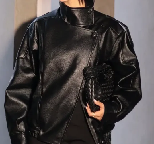 JAQUETA DE COURO OVERSIZED