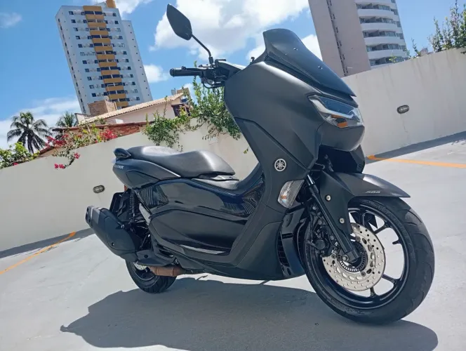 NMax 2021 - Pouca rodada e pneus novos
