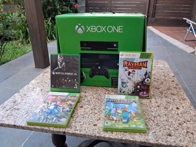 Xbox One Preto 500GB + Kinect + 2 Controles Originais + Jogos<br>